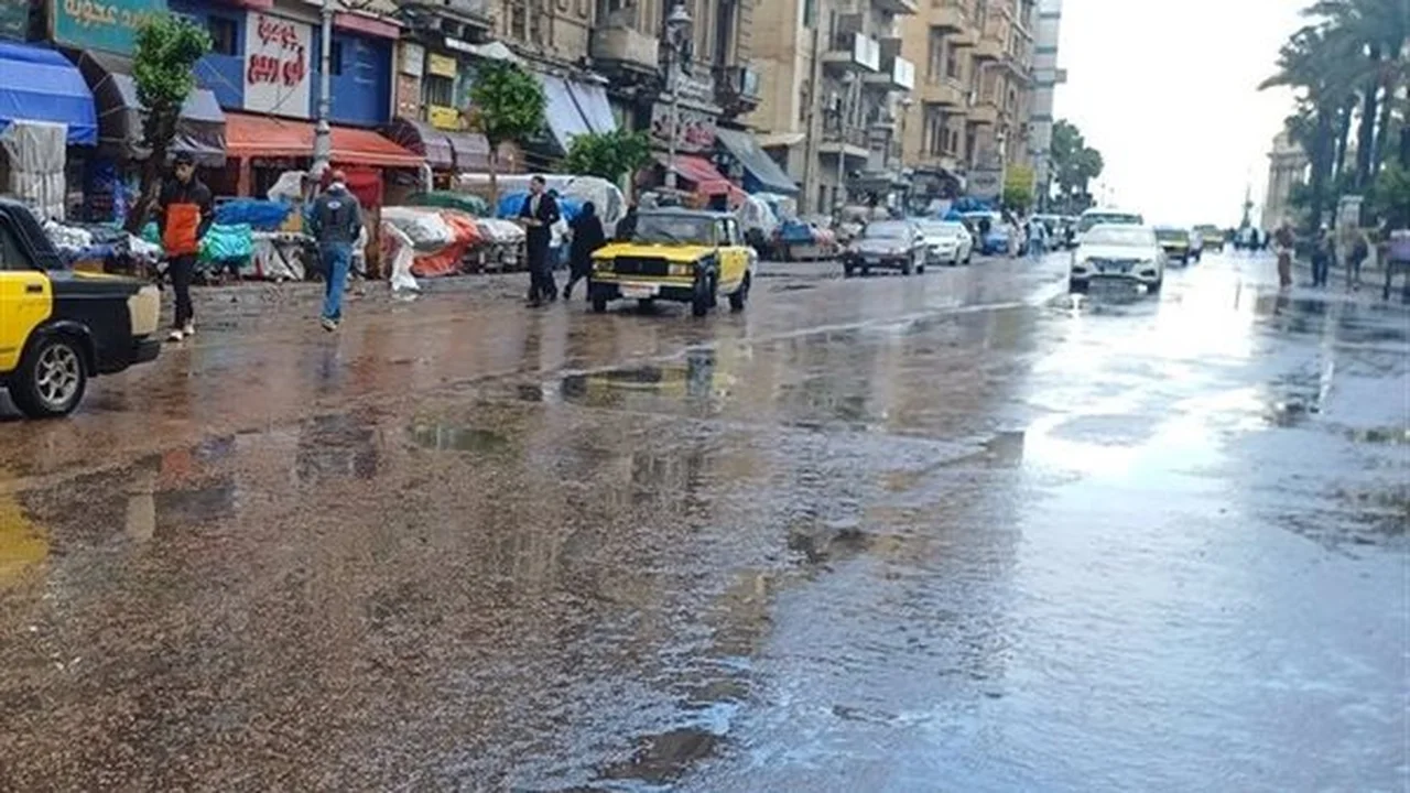 تحذيرات للمواطنين.. تقلبات جوية وأمطار رعدية تضرب مناطق متفرقة بشرق الإسكندرية